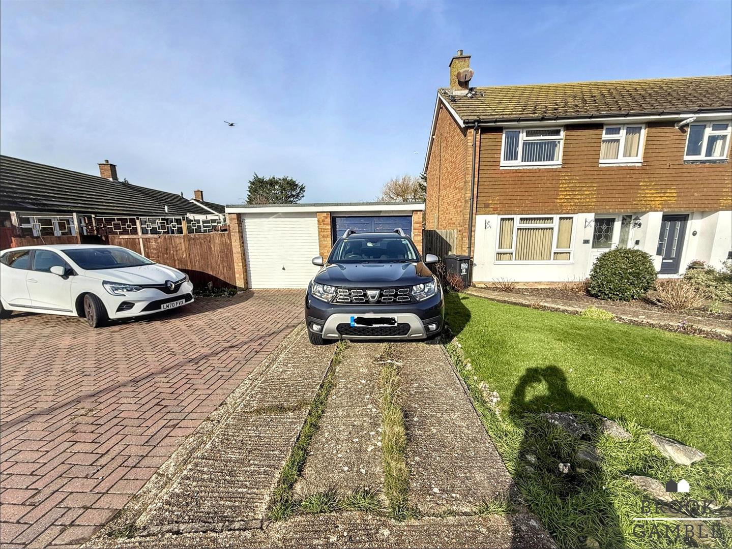 2 Bedroom Bungalow. Bailey Crescent in Eastbourne,  17